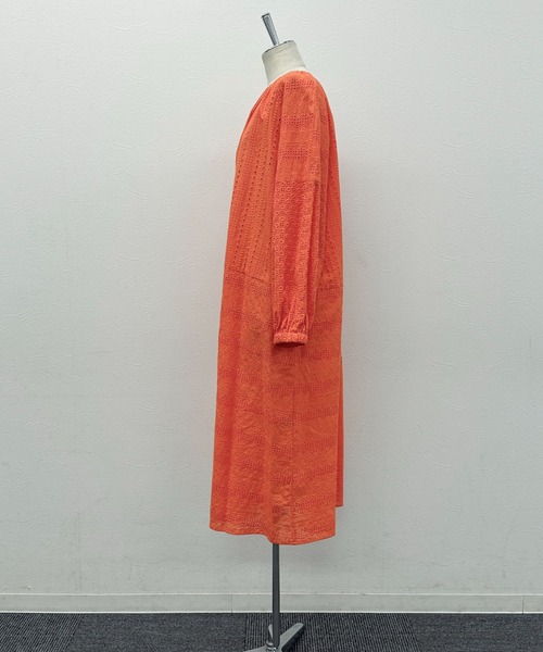 Doux archives(ドゥアルシーヴ)の「コットンレースカフタンワンピース(ワンピース・レディース・オフホワイト/ブラック/オレンジ・FREE)」の11枚目の写真