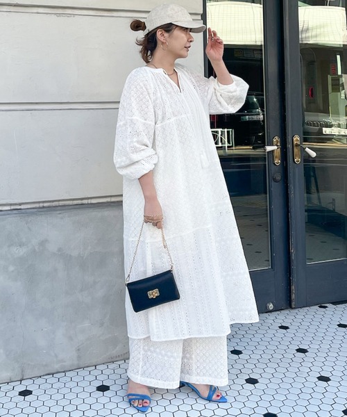 Doux archives(ドゥアルシーヴ)の「コットンレースカフタンワンピース(ワンピース・レディース・オフホワイト/ブラック/オレンジ・FREE)」の4枚目の写真