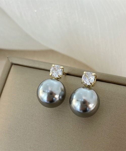 LA VORAGINE(ラ ヴォラジネ)の「アレルギー対応パールビジューピアス(ピアス(両耳用)・レディース・シャンパン/ホワイト/グレー・FREE)」の2枚目の写真