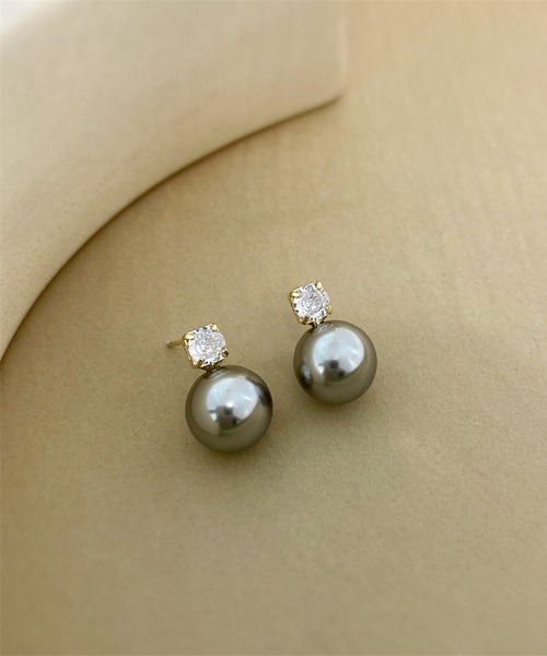 LA VORAGINE(ラ ヴォラジネ)の「アレルギー対応パールビジューピアス(ピアス(両耳用)・レディース・シャンパン/ホワイト/グレー・FREE)」の6枚目の写真