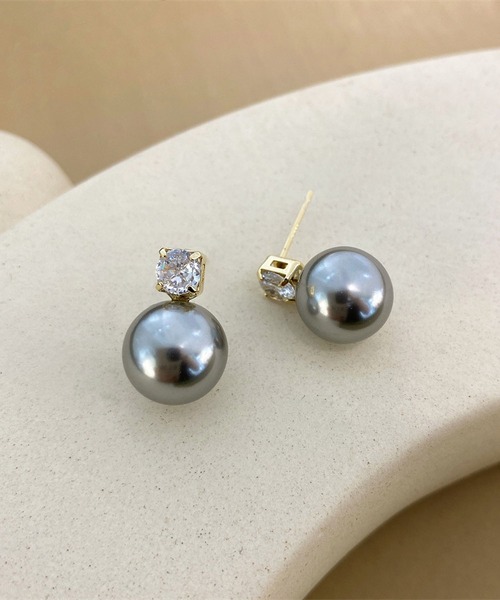 LA VORAGINE(ラ ヴォラジネ)の「アレルギー対応パールビジューピアス(ピアス(両耳用)・レディース・シャンパン/ホワイト/グレー・FREE)」の7枚目の写真