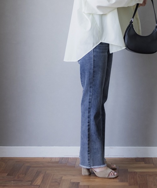 coca（coca）（コカ）の「しゃがめるバックシームストレッチデニム（デニムパンツ・レディース・ブルー・S/M/L）」の3枚目の写真