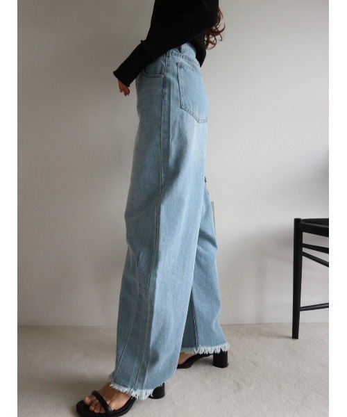 TRUNC（トランクエイティーエイト）の「Denim Curve Pants（デニムパンツ・レディース・ブルー/ホワイト・FREE）」の4枚目の写真