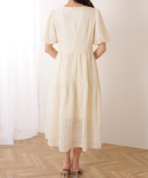 Lace Ladies(レースレディース)の「フレンチ レース パフスリーブ ティアード ギャザー ワンピース(ワンピース・レディース・アイボリー・S/M/XL)」の2枚目の写真