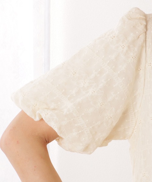 Lace Ladies(レースレディース)の「フレンチ レース パフスリーブ ティアード ギャザー ワンピース(ワンピース・レディース・アイボリー・S/M/XL)」の5枚目の写真