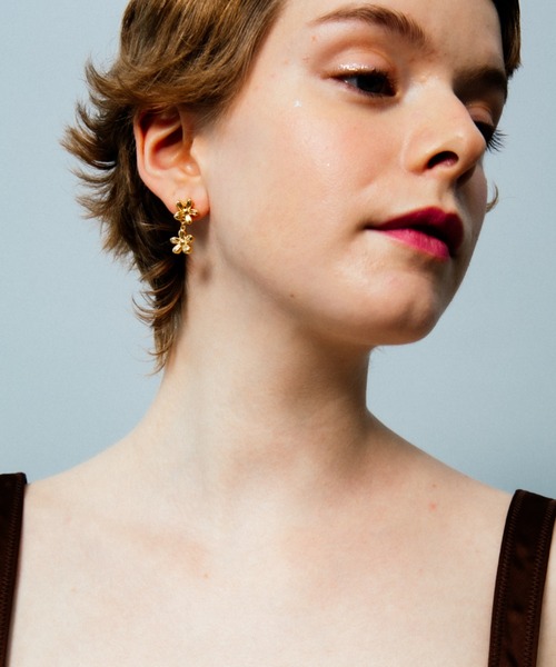 whim(ウィム)の「【NEW】2Flower Pierce(ピアス(両耳用)・レディース・シルバー/ゴールド・FREE)」の10枚目の写真