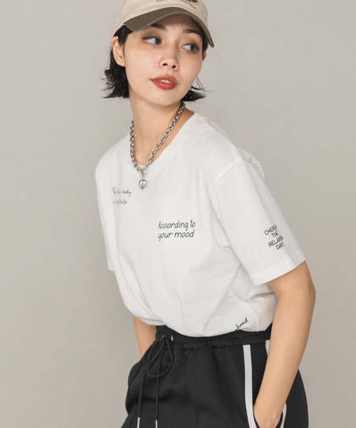 PAGEBOY(ページボーイ)の「アソートグラフィックT(Tシャツ/カットソー・レディース・チェリーピンク/ブラック/オフホワイト/ブルー・FREE)」の2枚目の写真