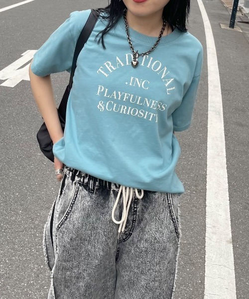 PAGEBOY(ページボーイ)の「アソートグラフィックT(Tシャツ/カットソー・レディース・チェリーピンク/ブラック/オフホワイト/ブルー・FREE)」の1枚目の写真