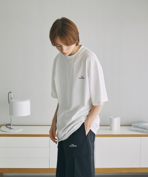 The unormwind（ザアンノームワインド）の「胸刺繍ロゴ半袖Tシャツ無地/ボーダー裾ドローコード（Tシャツ/カットソー・メンズ・グレー/ホワイト系/ブラック/ブラック系/ホワイト・S/M/L/XL）」の7枚目の写真