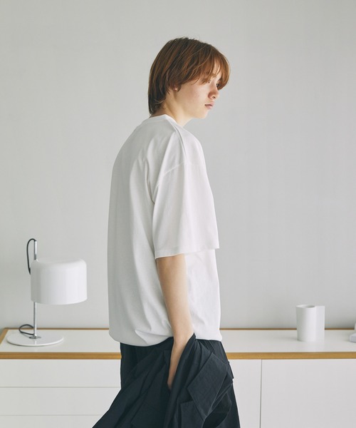The unormwind（ザアンノームワインド）の「胸刺繍ロゴ半袖Tシャツ無地/ボーダー裾ドローコード（Tシャツ/カットソー・メンズ・グレー/ホワイト系/ブラック/ブラック系/ホワイト・S/M/L/XL）」の8枚目の写真