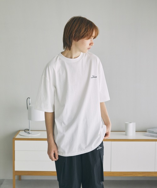 The unormwind（ザアンノームワインド）の「胸刺繍ロゴ半袖Tシャツ無地/ボーダー裾ドローコード（Tシャツ/カットソー・メンズ・グレー/ホワイト系/ブラック/ブラック系/ホワイト・S/M/L/XL）」の10枚目の写真