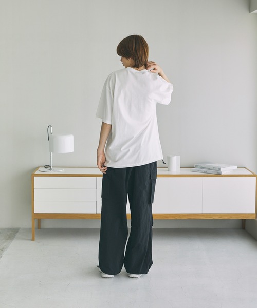 The unormwind（ザアンノームワインド）の「胸刺繍ロゴ半袖Tシャツ無地/ボーダー裾ドローコード（Tシャツ/カットソー・メンズ・グレー/ホワイト系/ブラック/ブラック系/ホワイト・S/M/L/XL）」の15枚目の写真