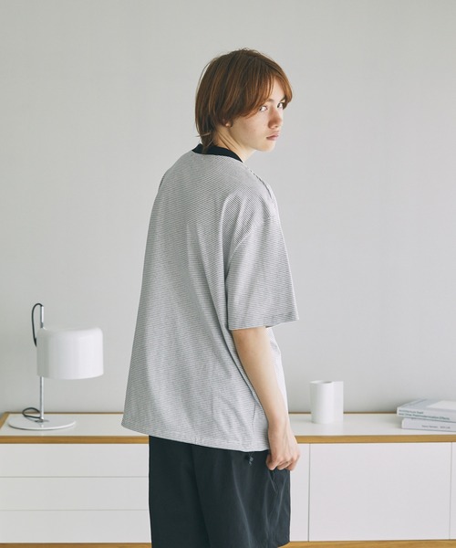 The unormwind（ザアンノームワインド）の「胸刺繍ロゴ半袖Tシャツ無地/ボーダー裾ドローコード（Tシャツ/カットソー・メンズ・グレー/ホワイト系/ブラック/ブラック系/ホワイト・S/M/L/XL）」の19枚目の写真