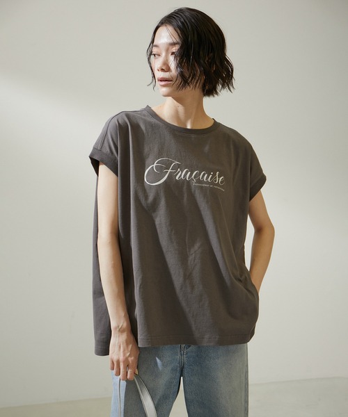 SALON adam et rope'(サロン アダム エ ロペ)の「【WEB限定】FracoiseロゴプリントフレンチスリーブTシャツ(Tシャツ/カットソー・レディース・オフホワイト/チャコールグレー・FREE)」の3枚目の写真
