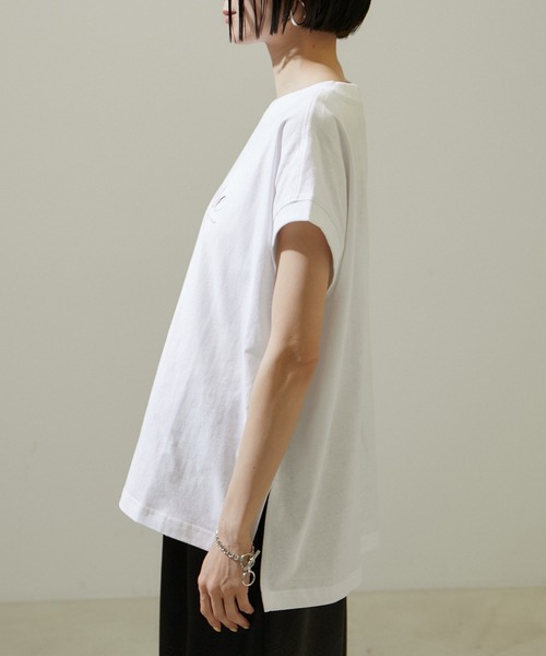 SALON adam et rope'(サロン アダム エ ロペ)の「【WEB限定】FracoiseロゴプリントフレンチスリーブTシャツ(Tシャツ/カットソー・レディース・オフホワイト/チャコールグレー・FREE)」の18枚目の写真