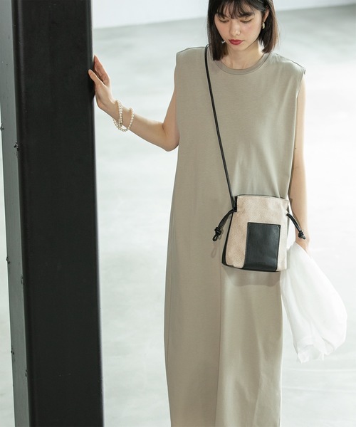 OPAQUE.CLIP（オペークドットクリップ）の「◆Iラインカットソーワンピース【洗濯機洗い可】（ワンピース・レディース・ライトベージュ/ブラック/ブラウン系その他・40/38/42/36）」の3枚目の写真