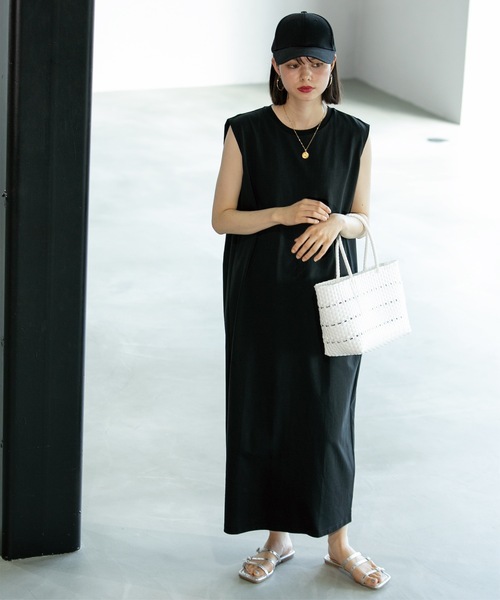 OPAQUE.CLIP（オペークドットクリップ）の「◆Iラインカットソーワンピース【洗濯機洗い可】（ワンピース・レディース・ライトベージュ/ブラック/ブラウン系その他・40/38/42/36）」の6枚目の写真