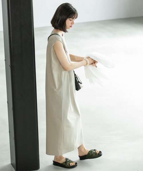 OPAQUE.CLIP（オペークドットクリップ）の「◆Iラインカットソーワンピース【洗濯機洗い可】（ワンピース・レディース・ライトベージュ/ブラック/ブラウン系その他・40/38/42/36）」の18枚目の写真