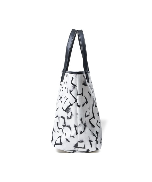 uniform experiment（ユニフォームエクスペリメント）の「ERIC HAZE PVC TOTE BAG（トートバッグ・メンズ・ホワイト・FREE）」の6枚目の写真