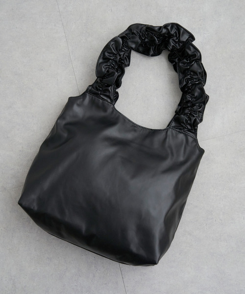 VENCEEXCHANGE（ヴァンスエクスチェンジ）の「合皮フリルハンドルトートバッグ（ショルダーバッグ・レディース・オフホワイト/ブラック/シルバー・FREE）」の3枚目の写真