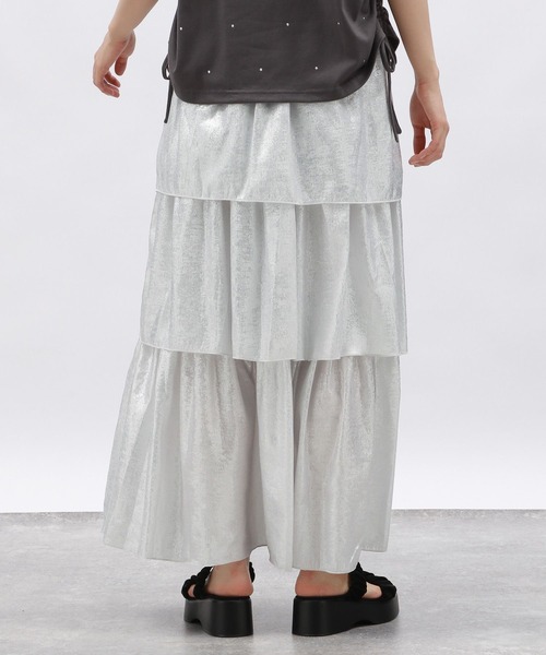 LAKOLE(ラコレ)の「メタリックフリルスカート / 128641(スカート・レディース・ブラック/シルバー/ゴールド・MEDIUM/SMALL)」の21枚目の写真