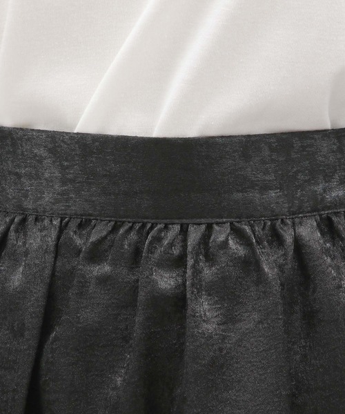 LAKOLE(ラコレ)の「メタリックフリルスカート / 128641(スカート・レディース・ブラック/シルバー/ゴールド・MEDIUM/SMALL)」の9枚目の写真