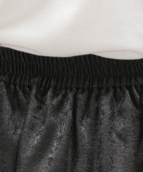 LAKOLE(ラコレ)の「メタリックフリルスカート / 128641(スカート・レディース・ブラック/シルバー/ゴールド・MEDIUM/SMALL)」の7枚目の写真