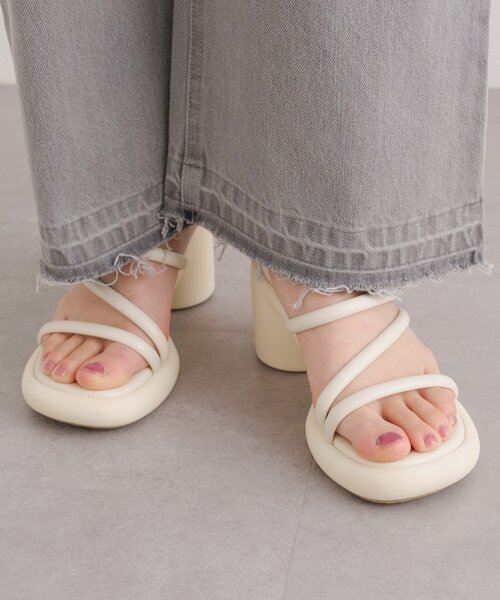 Kastane（カスタネ）の「【WEB限定】チャンキーヒールサンダル（サンダル・レディース・アイボリー/ブラック/シルバー・36/37/38）」の17枚目の写真