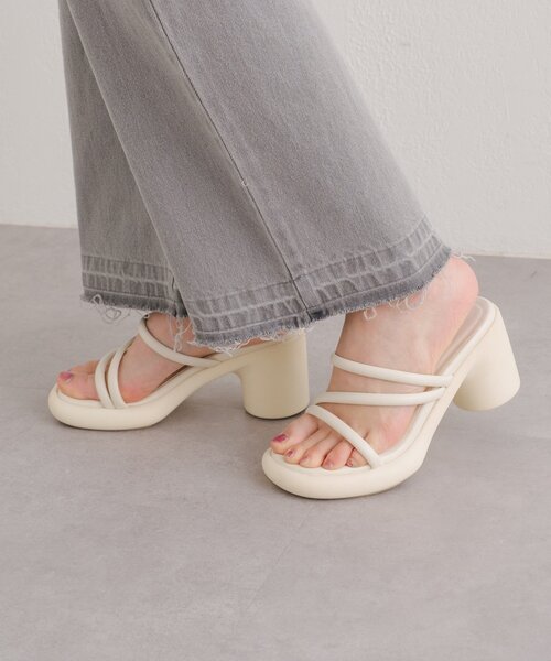 Kastane（カスタネ）の「【WEB限定】チャンキーヒールサンダル（サンダル・レディース・アイボリー/ブラック/シルバー・36/37/38）」の16枚目の写真