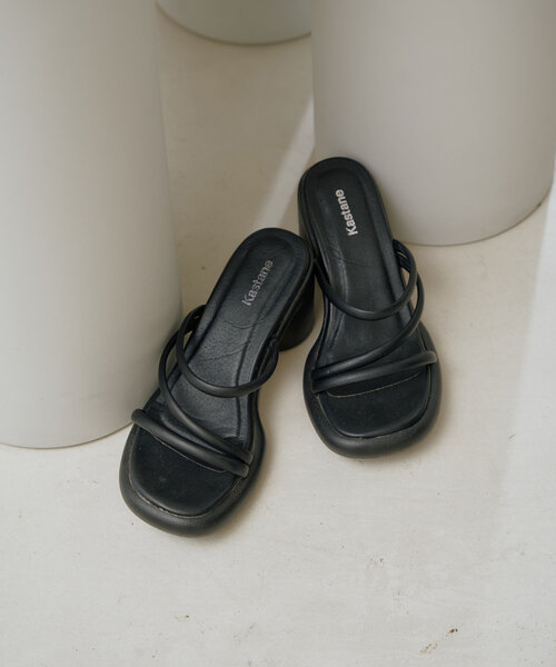 Kastane（カスタネ）の「【WEB限定】チャンキーヒールサンダル（サンダル・レディース・アイボリー/ブラック/シルバー・36/37/38）」の5枚目の写真