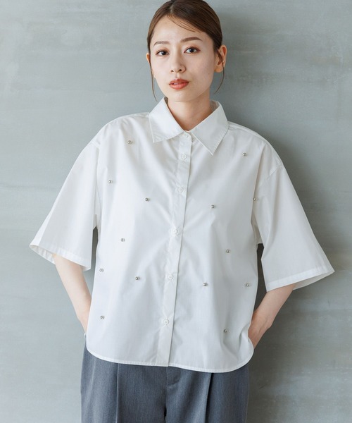 LAKOLE(ラコレ)の「ボールスタッズ半袖シャツ / 136000(シャツ/ブラウス・レディース・ブラック/ブルー/オフホワイト・FREE)」の2枚目の写真