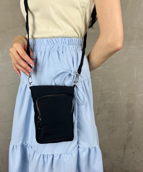 tolene(トレネ)の「縦型ミニショルダーバッグ(ショルダーバッグ・レディース・ブラック/ベージュ/ホワイト/ブルーグリーン・ONE SIZE)」の14枚目の写真