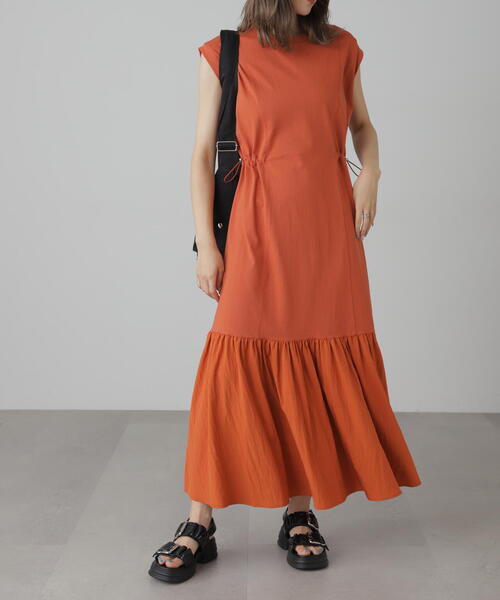 FREE'S MART（フリーズマート）の「◆布帛ドッキングフレンチスリーブカットワンピース（ワンピース・レディース・オレンジ/ブラック/カーキ・SMALL/MEDIUM）」の21枚目の写真