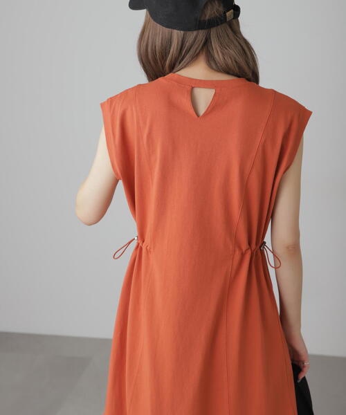 FREE'S MART（フリーズマート）の「◆布帛ドッキングフレンチスリーブカットワンピース（ワンピース・レディース・オレンジ/ブラック/カーキ・SMALL/MEDIUM）」の17枚目の写真