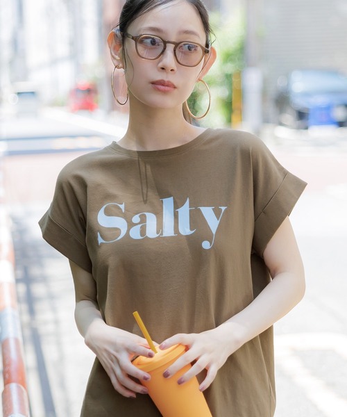 coca(coca)(コカ)の「フレンチスリーブロゴTシャツ(Tシャツ/カットソー・レディース・ホワイト/ライトグリーン/ブラウン/アイボリー/チャコール/オートミール・ONE SIZE)」の4枚目の写真