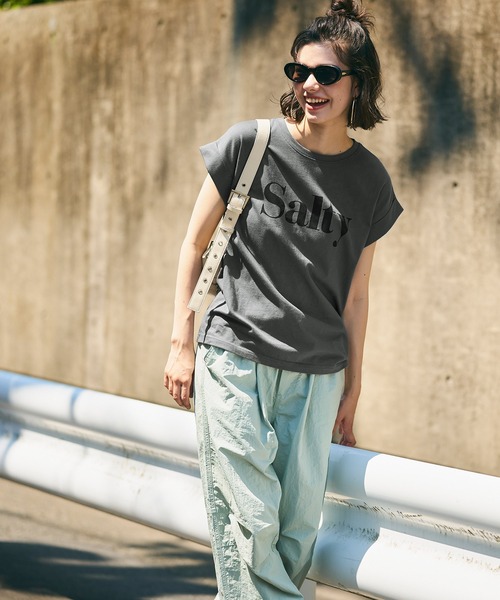coca(coca)(コカ)の「フレンチスリーブロゴTシャツ(Tシャツ/カットソー・レディース・ホワイト/ライトグリーン/ブラウン/アイボリー/チャコール/オートミール・ONE SIZE)」の10枚目の写真