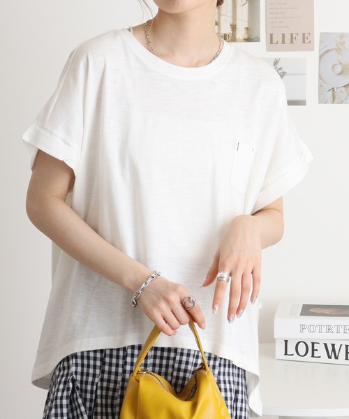 atONE(アットワン)の「オーバーサイズポケット付きUネックTee(Tシャツ/カットソー・レディース・ピンク系その他3/ブルー系その他/ネイビー/モカ/オフホワイト/パープル系その他/パープル系その他2/ブルー系その他2/カーキ/ブラック/ベージュ・L/M)」の2枚目の写真