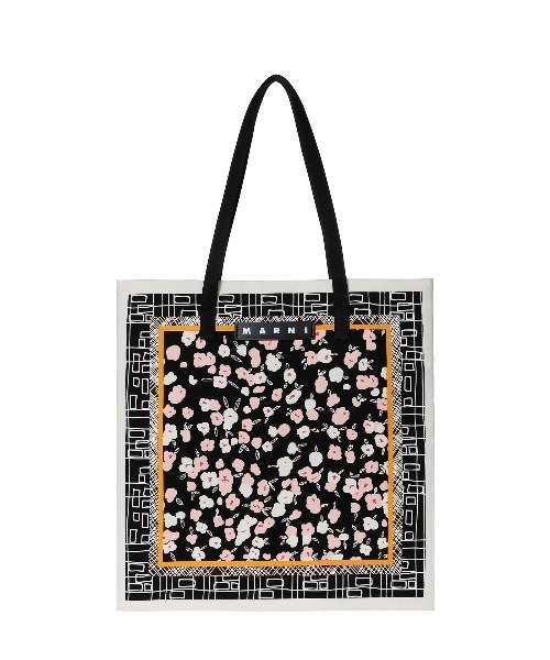マルニ　バンダナトート　トートバッグ　ブラック&ホワイト マルニバンダナトートトートバッグブラック&ホワイト