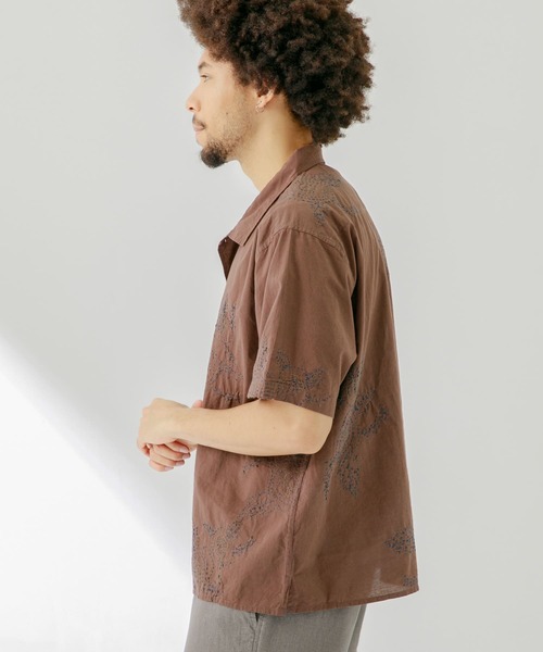 URBAN RESEARCH Sonny Label（アーバンリサーチサニーレーベル）の「フラワーハンドエンブロイダリー半袖シャツ（シャツ/ブラウス・メンズ・カーキ/オフホワイト/ブラウン・MEDIUM/LARGE）」の14枚目の写真