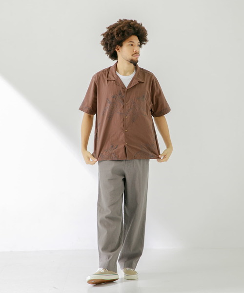 URBAN RESEARCH Sonny Label（アーバンリサーチサニーレーベル）の「フラワーハンドエンブロイダリー半袖シャツ（シャツ/ブラウス・メンズ・カーキ/オフホワイト/ブラウン・MEDIUM/LARGE）」の17枚目の写真