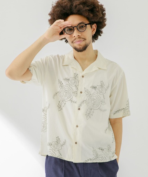URBAN RESEARCH Sonny Label（アーバンリサーチサニーレーベル）の「フラワーハンドエンブロイダリー半袖シャツ（シャツ/ブラウス・メンズ・カーキ/オフホワイト/ブラウン・MEDIUM/LARGE）」の22枚目の写真