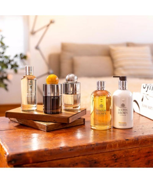 MOLTON BROWN（モルトンブラウン）の「フローラ ルミナーレ バス＆シャワージェル 300ml｜モルトンブラウン MOLTON BROWN（石鹸/ボディソープ・レディース・フローラル・FREE）」の3枚目の写真