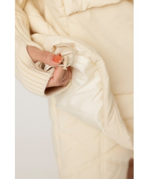 SLY（スライ）の「QUILTING HALF ZIP PULLOVER キルティング ハーフ ジップ プルオーバー / セットアップ可（その他トップス・レディース・アイボリー/ブラック・FREE）」の11枚目の写真