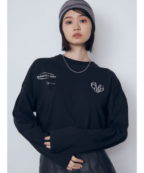 EMODA(エモダ)の「マークユニットロングTシャツ(Tシャツ/カットソー・レディース・ブラック/グレー/ホワイト/レッド/ブルー・FREE)」の3枚目の写真