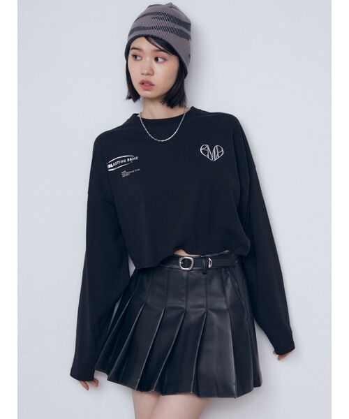 EMODA(エモダ)の「マークユニットロングTシャツ(Tシャツ/カットソー・レディース・ブラック/グレー/ホワイト/レッド/ブルー・FREE)」の17枚目の写真