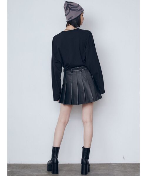 EMODA(エモダ)の「マークユニットロングTシャツ(Tシャツ/カットソー・レディース・ブラック/グレー/ホワイト/レッド/ブルー・FREE)」の19枚目の写真