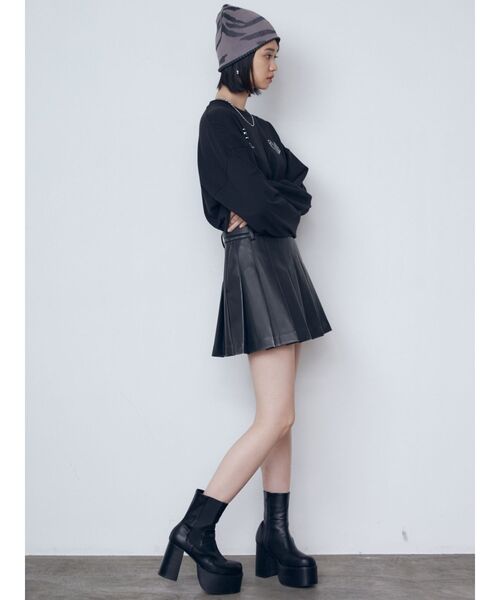 EMODA(エモダ)の「マークユニットロングTシャツ(Tシャツ/カットソー・レディース・ブラック/グレー/ホワイト/レッド/ブルー・FREE)」の20枚目の写真