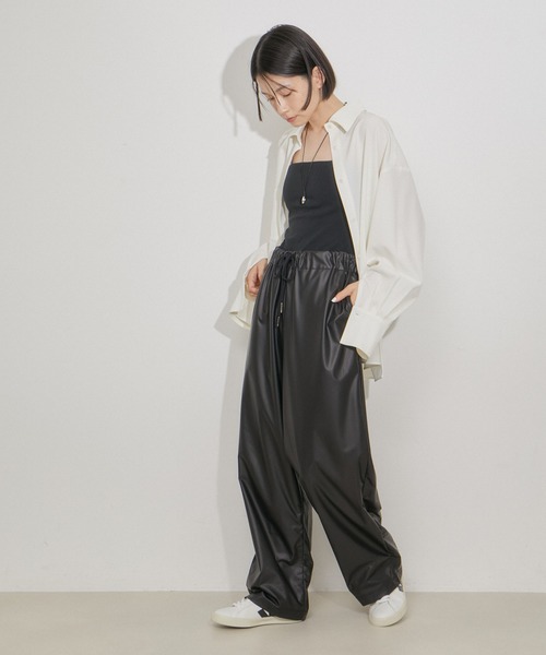 ADAM ET ROPE'（アダムエロペ）の「【洗える】メタリックイージーパンツ（その他パンツ・レディース・シルバー系その他/ゴールド/ブラック・FREE）」の5枚目の写真