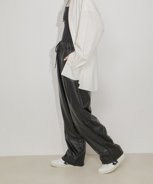 ADAM ET ROPE'（アダムエロペ）の「【洗える】メタリックイージーパンツ（その他パンツ・レディース・シルバー系その他/ゴールド/ブラック・FREE）」の8枚目の写真