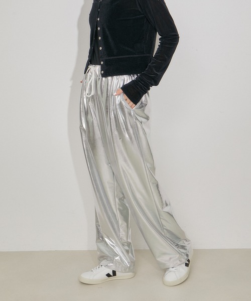 ADAM ET ROPE'（アダムエロペ）の「【洗える】メタリックイージーパンツ（その他パンツ・レディース・シルバー系その他/ゴールド/ブラック・FREE）」の10枚目の写真